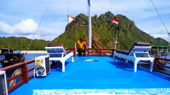 Tujuan Wisata dan Kegiatan Tamu Ketika Berlayar Dengan Kapal Wisata Di Indonesia