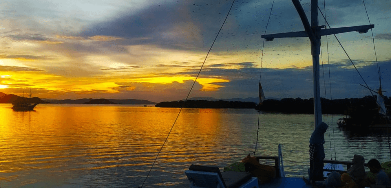 Jadwal & Harga Paket Wisata Open Trip Pulau Komodo Labuan