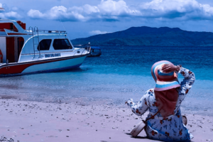 Paket Liburan Pulau Kelor One Day Trip Menggunakan Kapal Kayu Standart Dengan Harga Hemat Di Komodo Labuan Bajo Manggarai Barat.