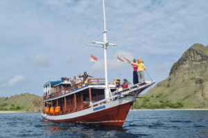 Paket Liburan Taka Makassar Full Day Trip Menggunakan Speedboat Dengan Harga Ekonomis Di Komodo Labuan Bajo Manggarai Barat.