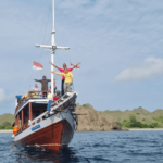 Paket Tamasya Manta Point 1 Hari Menggunakan Kapal Semi Phinisi Dengan Harga Ekonomis Di Komodo Labuan Bajo Manggarai Barat.