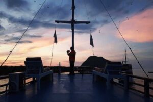 Pulau Kalong Labuan Bajo: Keajaiban Ribuan Kelelawar Senja
