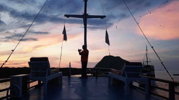 Pulau Kalong Labuan Bajo: Keajaiban Ribuan Kelelawar Senja