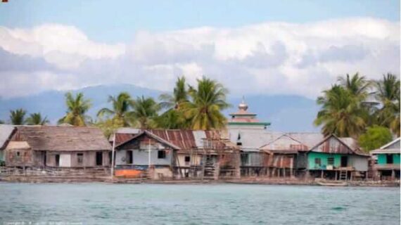 Singgah di Pulau Messah Labuan Bajo: Melihat Lebih Dekat Kehidupan Suku Bajo