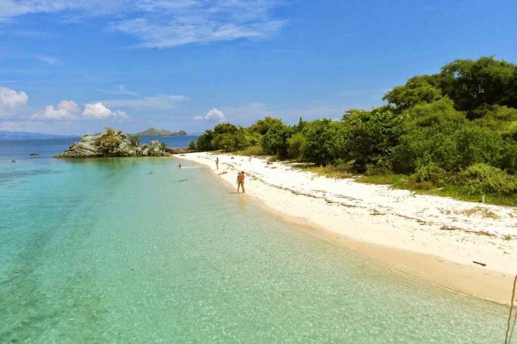 Labuan Bajo Pulau Bidadari pasir putih