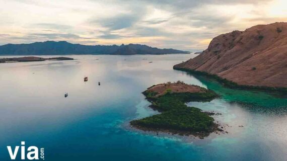 Paket Wisata Sunset Trip di Labuan Bajo: Pengalaman Menikmati Matahari Terbenam yang Membuat Jantung Berdebar