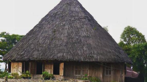 Mengenal Mbaru Gendang: Simbol Sakral Kehidupan dan Kepercayaan Masyarakat Manggarai