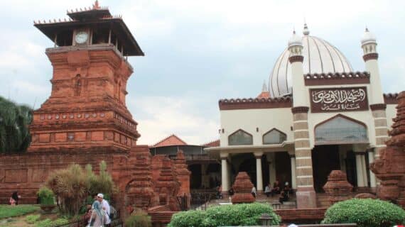 Mengenal Arsitektur Tradisional Indonesia dan Keunikan Budaya Nusantara